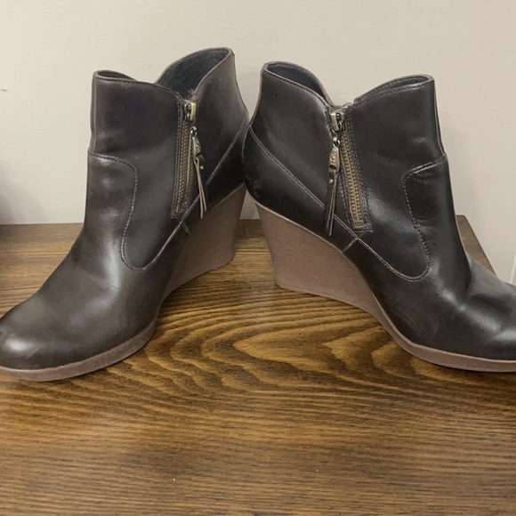 UGG Brown Lodge Meredith Shearling Lined Wedge Ankle Boots Size 10 - Picture 7 of 11